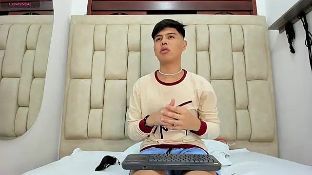 Felipe Cold online show from November 7, 2025, 2:38 am