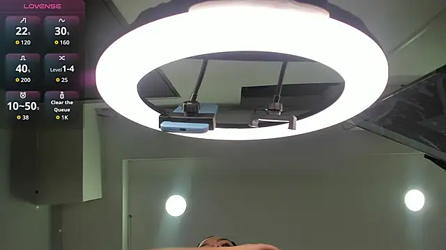 aurora tziu online show from May 14, 2026, 3:36 am