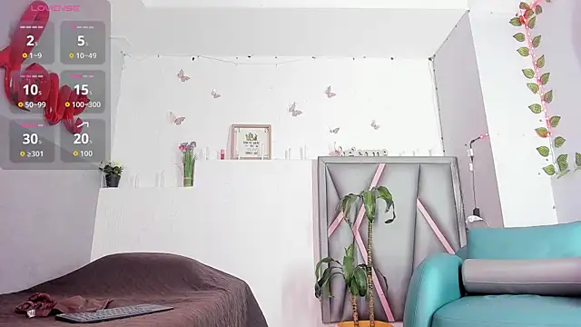 aurora tziu online show from May 28, 2026, 3:58 am