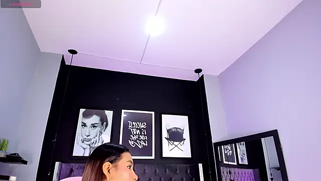 kitty collins  online show from September 19, 2025, 11:14 am