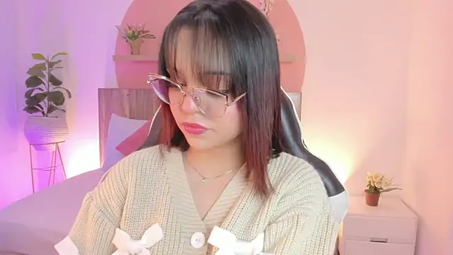 Clara Luu online show from June 10, 2026, 2:46 am
