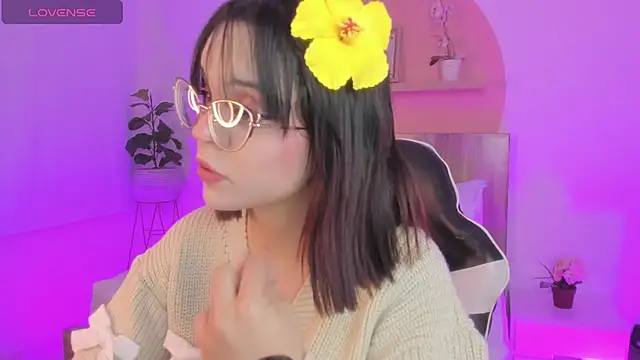 Snapshot of Clara_Luu chatting on July 7, 2026, 2:47 am Clara Luu online show from July 7, 2026, 2:47 am
