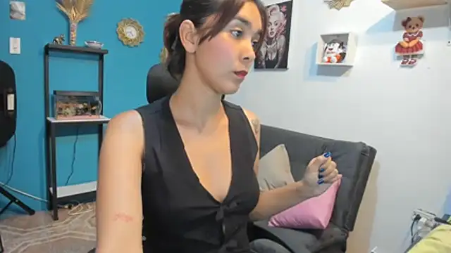 Snapshot of anastasia_tuya chatting on July 15, 2026, 9:44 pm anastasia tuya online show from July 15, 2026, 9:44 pm