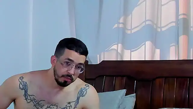 Hunter Hoott online show from September 26, 2025, 1:51 pm