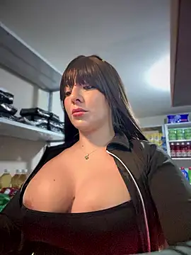 Snapshot of AlanaRouss chatting on January 6, 2026, 10:36 pm AlanaRouss online show from January 6, 2026, 10:36 pm