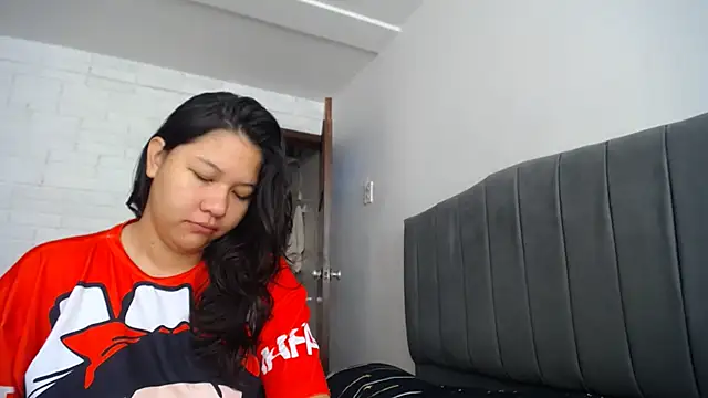 Naia Stant online show from September 19, 2025, 2:21 pm