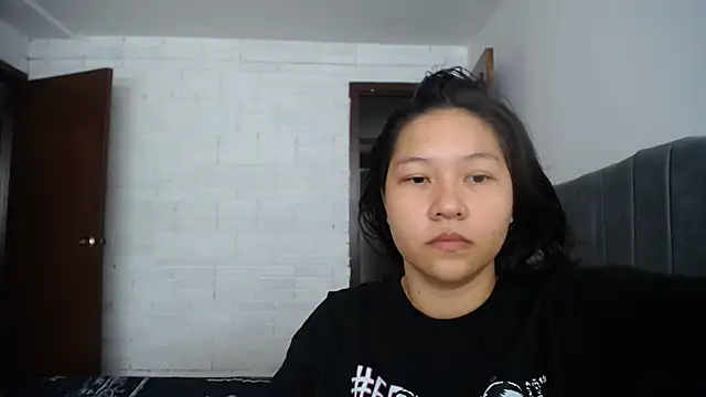 Naia Stant online show from September 15, 2025, 6:19 pm