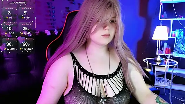 fillisfox  online show from September 18, 2025, 3:37 pm