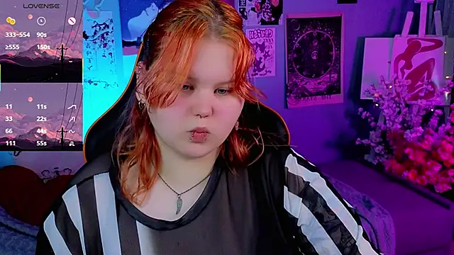 fillisfox  online show from May 7, 2026, 11:24 am
