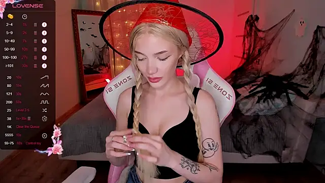 AnyaTaylor  online show from October 30, 2025, 8:23 am