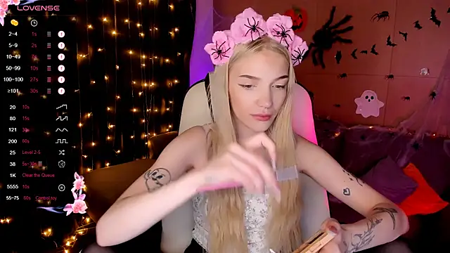 AnyaTaylor  online show from October 31, 2025, 2:08 am