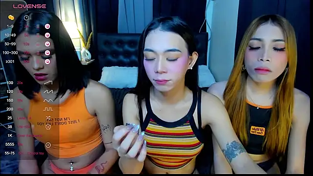 Snapshot of bellamoonlightX chatting on August 3, 2026, 8:44 am bellamoonlightX online show from August 3, 2026, 8:44 am