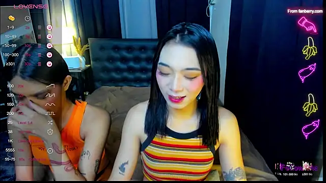 bellamoonlightX online show from May 19, 2026, 8:54 am