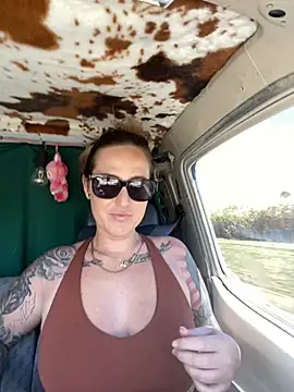 OdetteDelane online show from October 6, 2025, 1:40 am