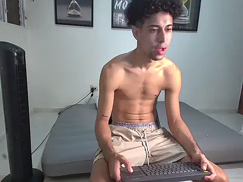 Dollarhot30 online show from October 30, 2025, 6:55 am