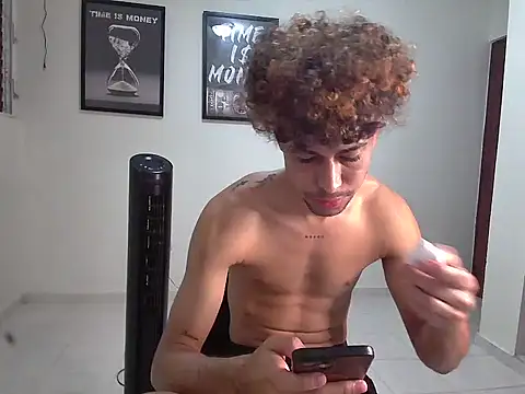 Dollarhot30 online show from February 17, 2026, 10:12 am