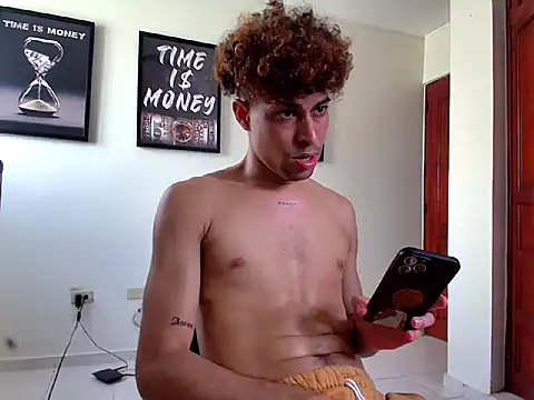 Dollarhot30 online show from February 13, 2026, 7:36 pm