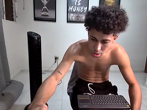 Dollarhot30 online show from January 10, 2026, 1:56 am