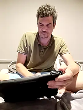 twitshe online show from January 11, 2026, 8:49 pm