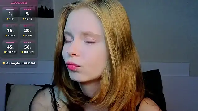 Snapshot of JulietteRain chatting on August 7, 2026, 8:04 pm JulietteRain online show from August 7, 2026, 8:04 pm