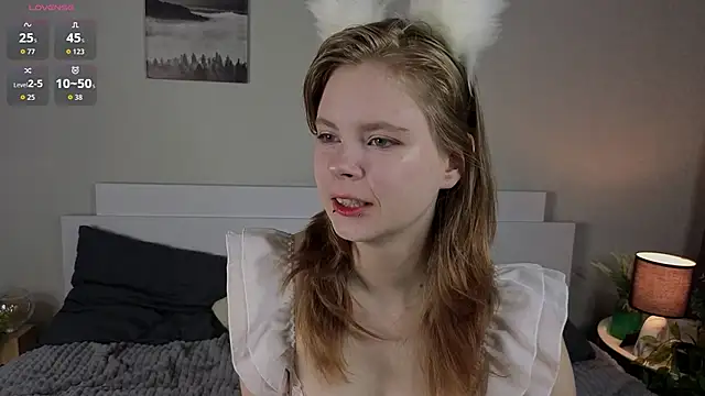 JulietteRain online show from June 12, 2026, 6:27 pm