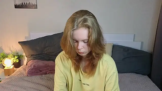 JulietteRain online show from May 6, 2026, 7:29 pm
