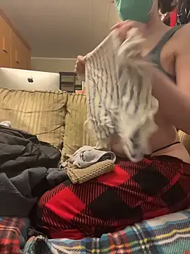 Pillowtalk808 online show from February 5, 2026, 1:51 pm