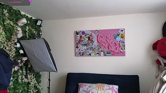 Snapshot of MiaVelvetDoll chatting on March 18, 2026, 2:41 pm MiaVelvetDoll online show from March 18, 2026, 2:41 pm