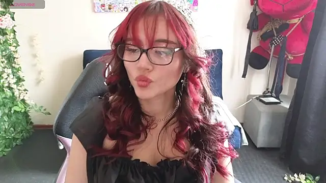MiaVelvetDoll online show from June 19, 2026, 2:56 pm