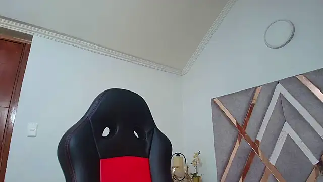 CharlotteSchmidtt online show from November 1, 2025, 11:37 am