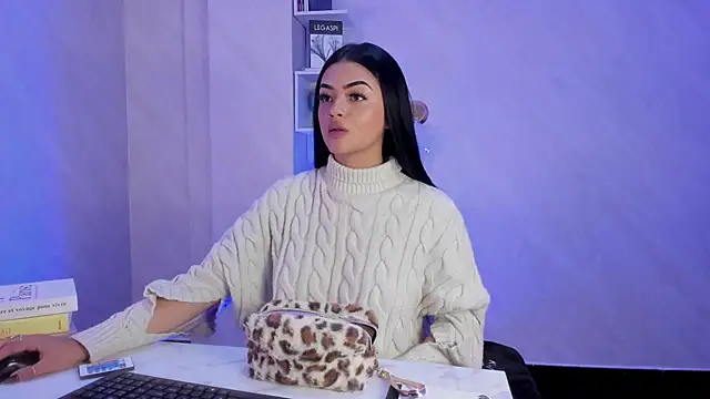 EmmaStonns online show from October 6, 2025, 1:45 pm