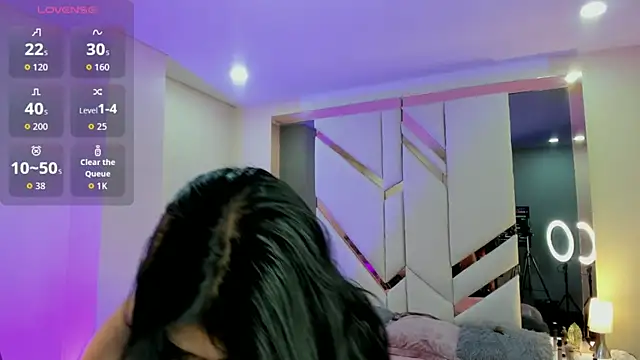 EmmaStonns online show from September 23, 2025, 2:13 pm