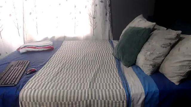 SEXYHUGEASS21 online show from October 20, 2025, 7:42 am