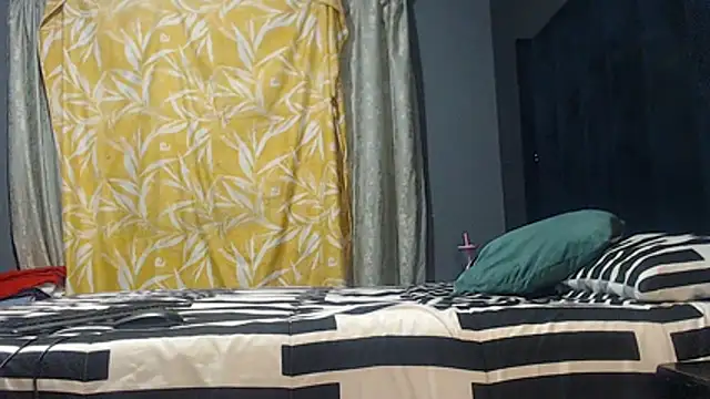 SEXYHUGEASS21 online show from July 20, 2026, 4:42 am
