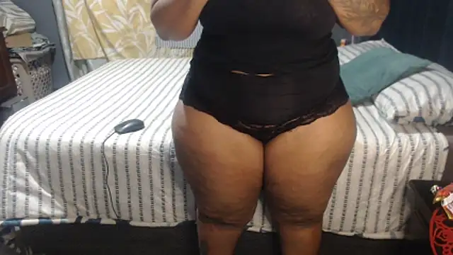 SEXYHUGEASS21 online show from June 7, 2026, 6:40 am