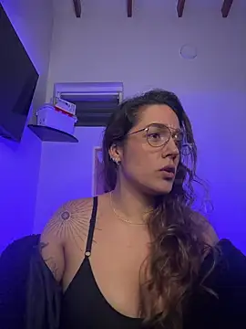 Snapshot of Sophia_House_ chatting on October 24, 2025, 11:26 pm Sophia House online show from October 24, 2025, 11:26 pm