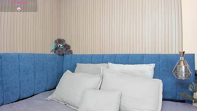 angel ponce online show from March 17, 2026, 7:06 pm