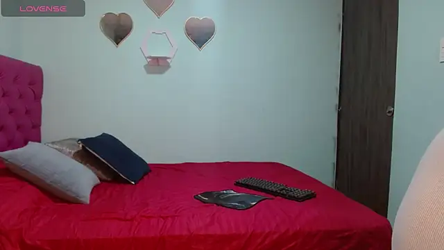 Charlotte lane online show from November 28, 2025, 4:23 am