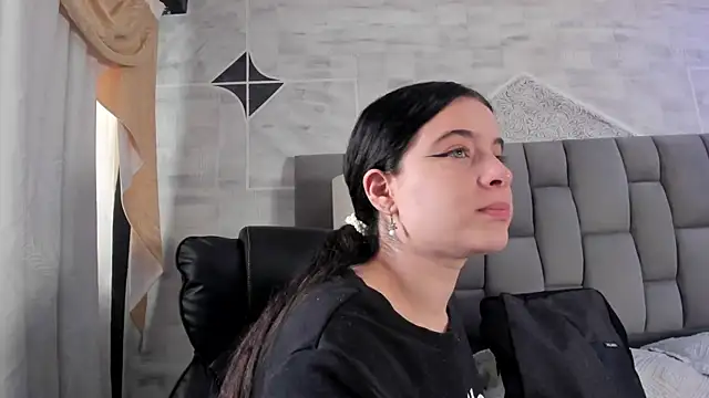 ChannelWhite  online show from October 16, 2025, 9:01 pm