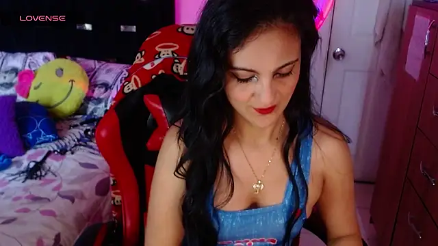BasmaHernandez online show from May 27, 2026, 2:24 pm