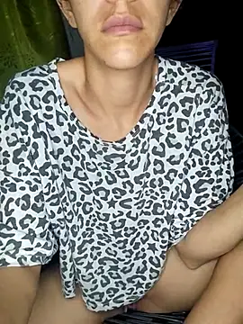 lucerocutte online show from October 25, 2025, 2:44 am