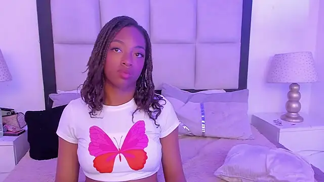 ElisabettaMonroy online show from February 2, 2026, 8:08 pm