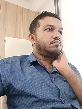 VJ17 online show from October 17, 2025, 7:44 am