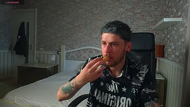 JonahShaw online show from May 31, 2026, 4:29 am