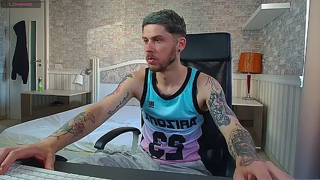 JonahShaw online show from June 10, 2026, 4:13 am
