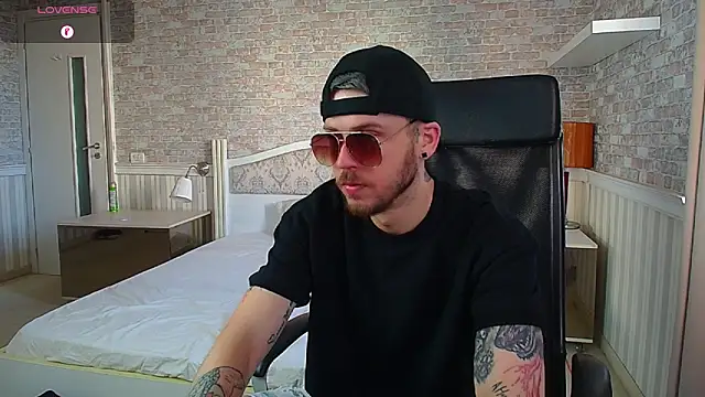 JonahShaw online show from June 15, 2026, 4:23 am