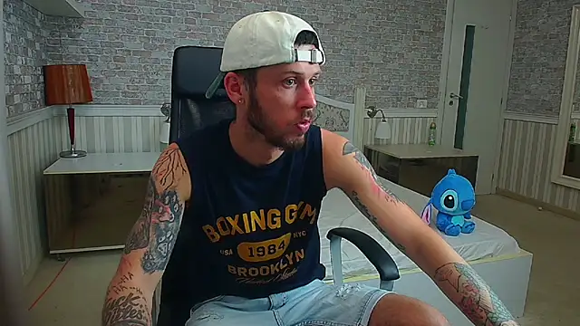 JonahShaw online show from July 22, 2026, 4:36 am