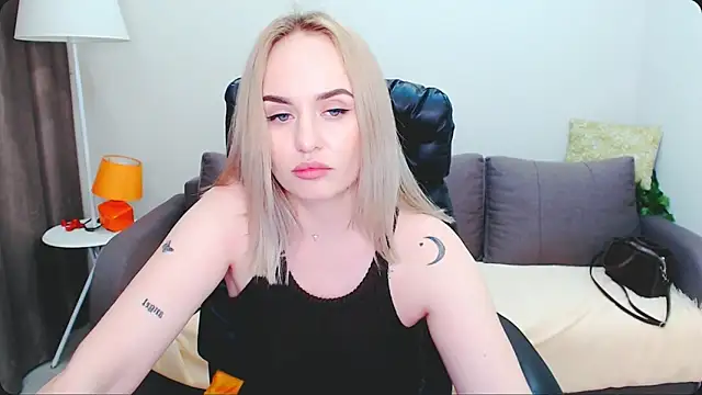 LiluMoon   online show from April 30, 2026, 4:25 pm
