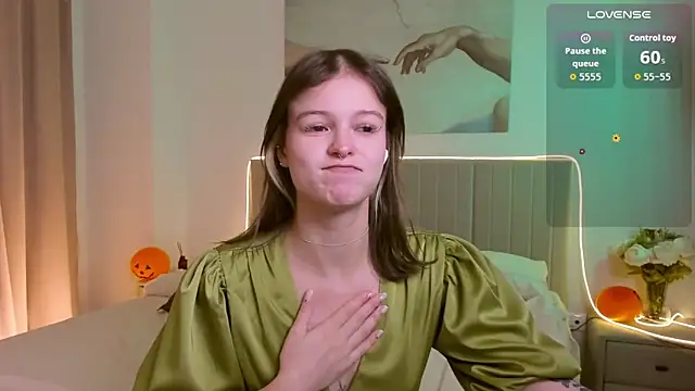 Lisa Blossom online show from November 5, 2025, 6:05 am