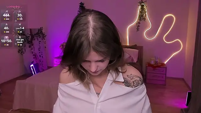Lisa Blossom online show from June 10, 2026, 6:03 am